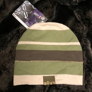 NWT! Lightweight Roxy beanie from Quicksilver